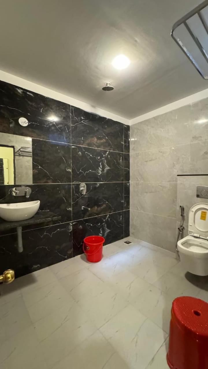 Hotel Prakasham Ujjain Zewnętrze zdjęcie