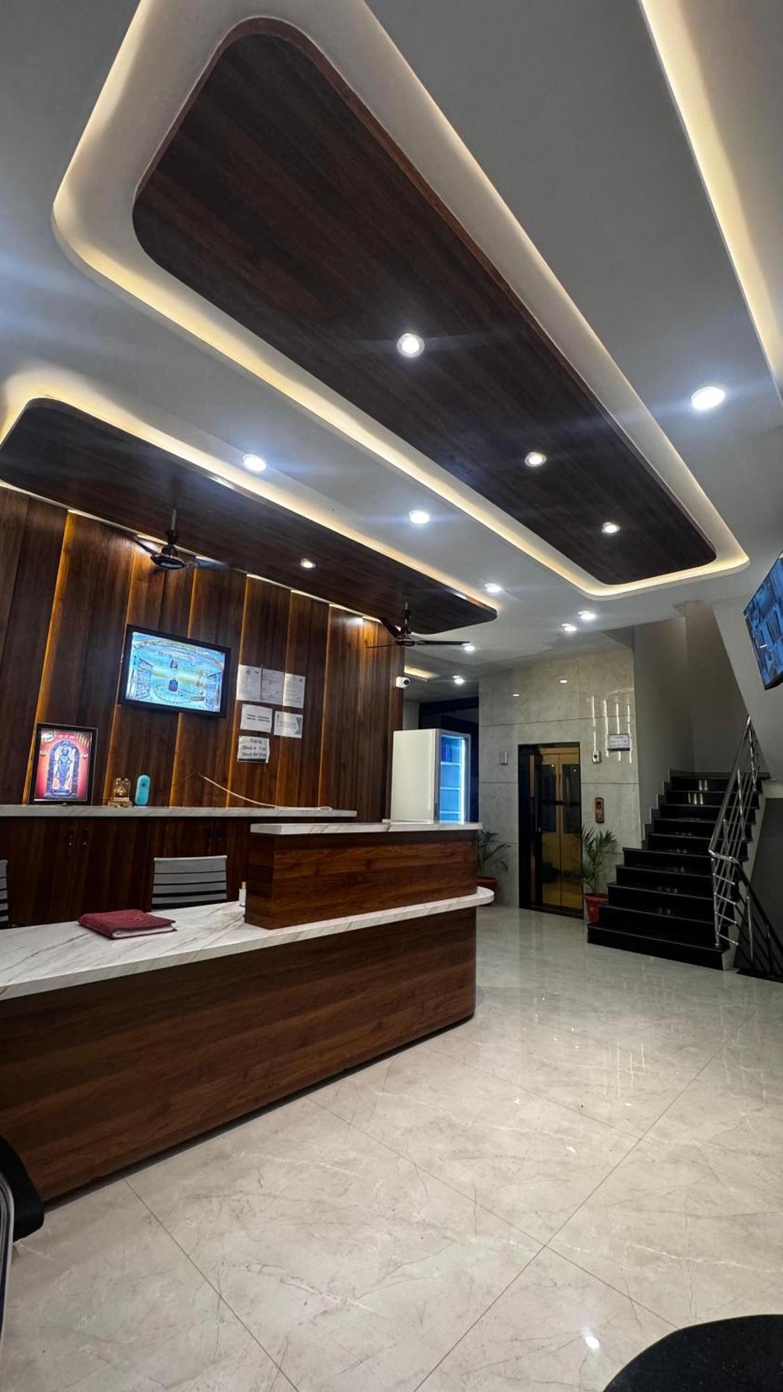 Hotel Prakasham Ujjain Zewnętrze zdjęcie